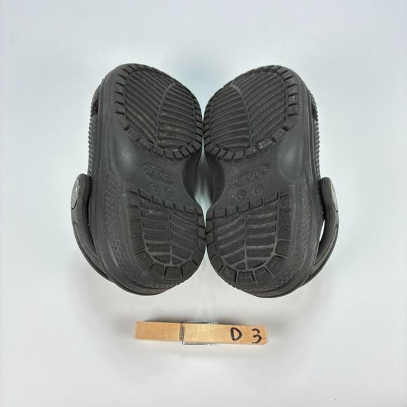 Crocs Classic Clog Black Poké Ball Slip On Comfort Sandals Lightweight Kids Sz 6 - Picture 9 of 9